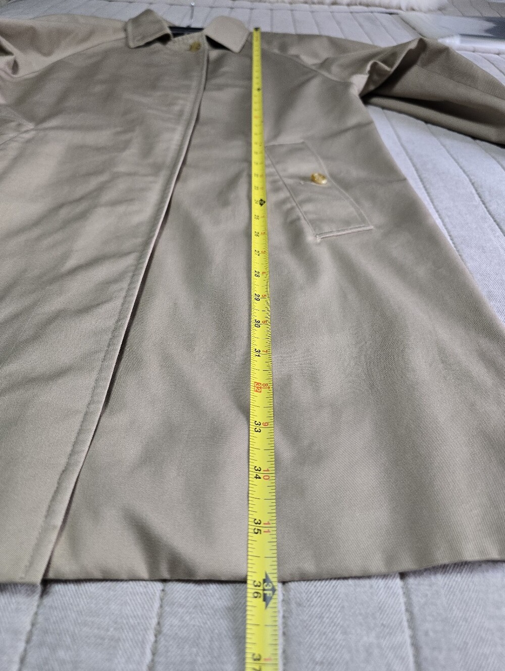 Vintage Burberrys Classic Beige Trench Coat with Check Lining, Mid-lenght - Picture 10 of 12
